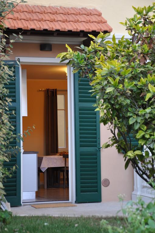 Casa Lari Stresa Aparthotel Szoba fotó